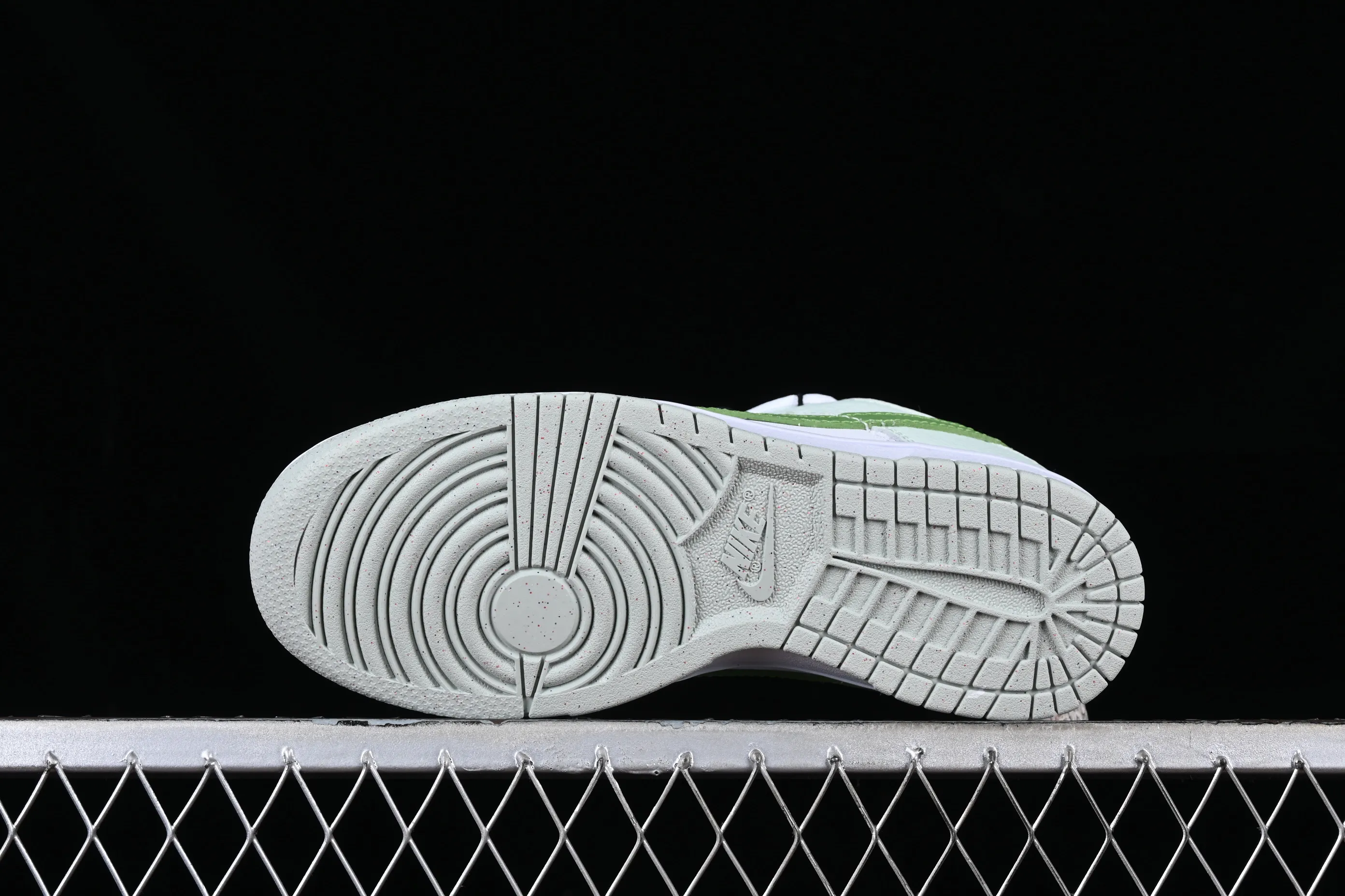 All categories Nk SB Dunk series Nk SB Dunk Low low-top sneakers Nk Dunk Low "Next Nature" refreshing green milk green SB strap low-top casual sneakers D1431-102